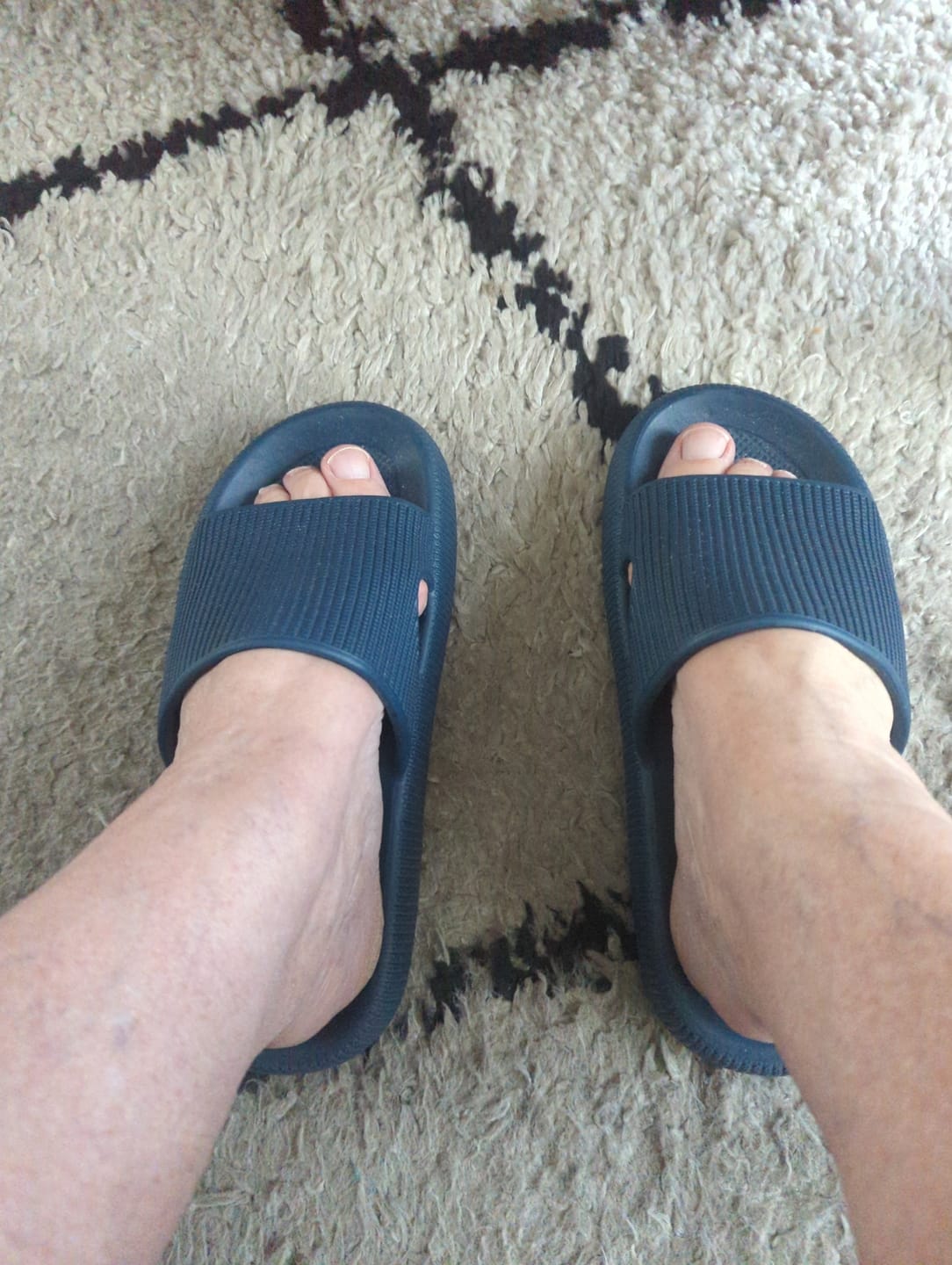 Customer photo review of HappyFlops Nordic Collection