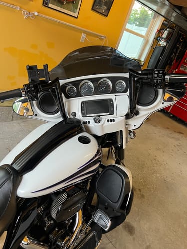 Customer photo review of HR3 Stone Washed White Pearl Batwing Front Inner Fairing 2019 STREET GLIDE（FLHX）