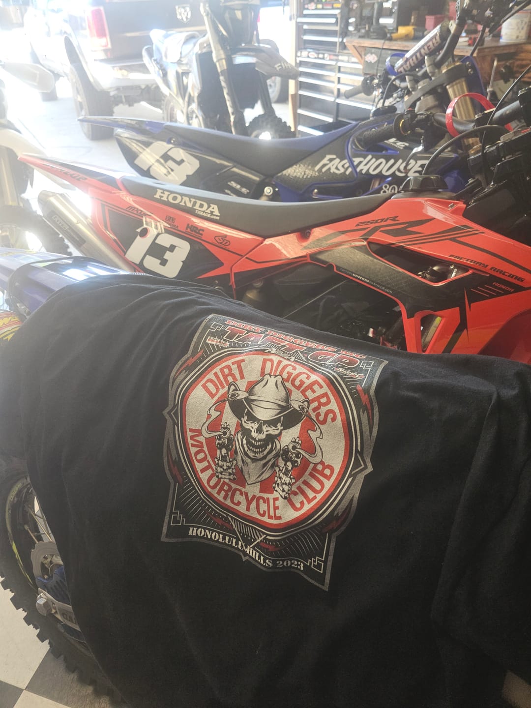 Customer photo review of Dirt Diggers 2023 Taft Grand Prix Event Shirt - NGPC