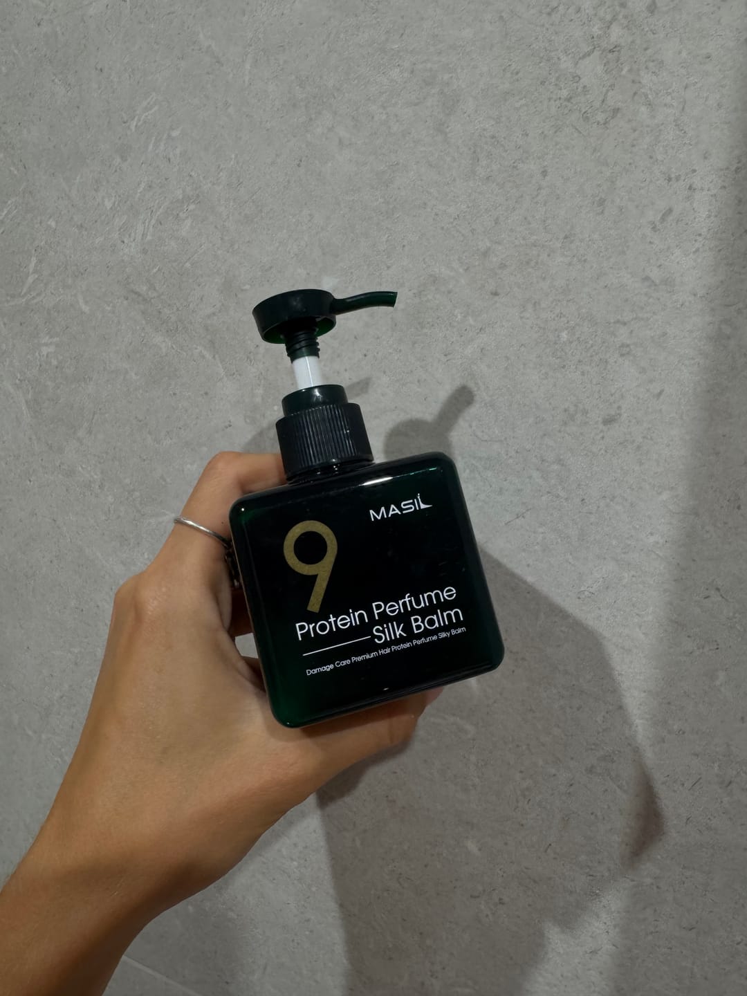 Customer photo review of Nenomazgājams balzams bojātiem matiem Masil 9 Protein Perfume Silk Balm