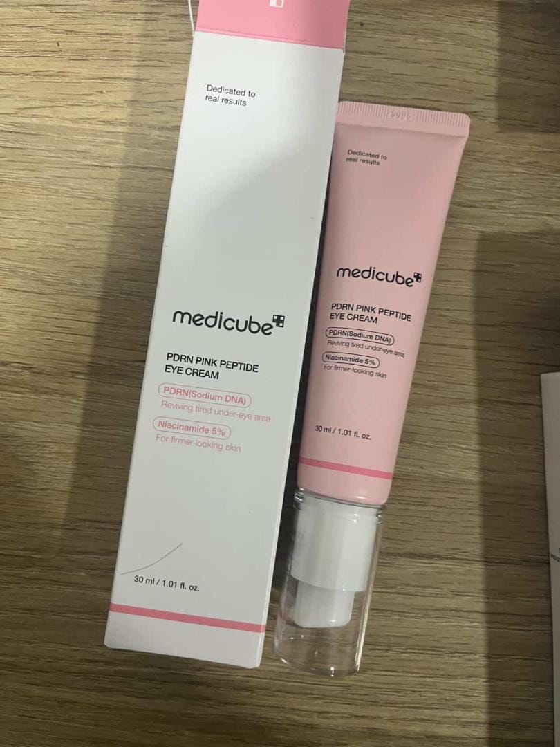 Customer photo review of MEDICUBE - PDRN Pink Peptide Eye Cream 30 ML | Contorno de Ojos Antiedad