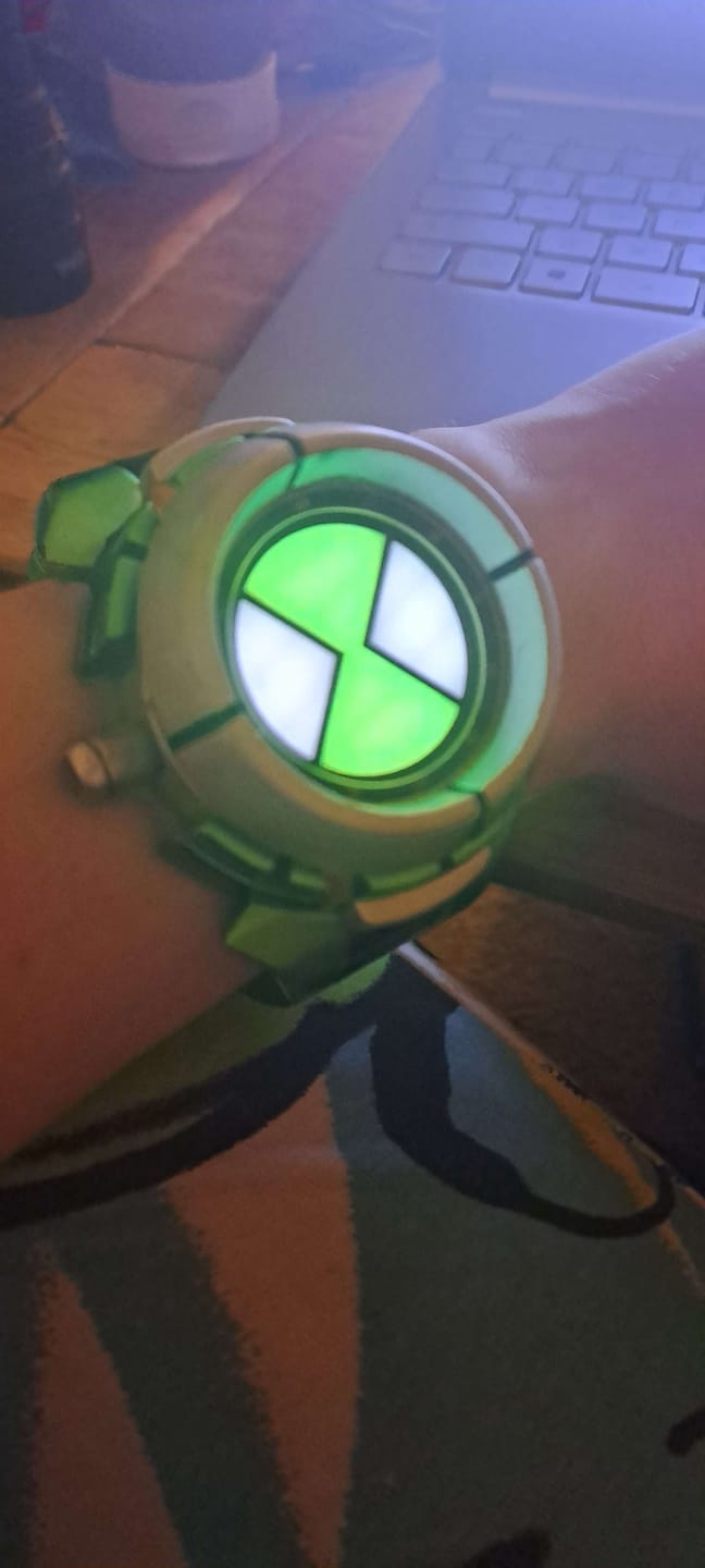 Customer photo review of Watch face can pop up ! Ben 10 Omnitrix Life Size Wearable Replica