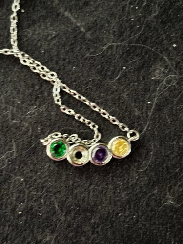 Customer photo review of Geboortesteen ketting