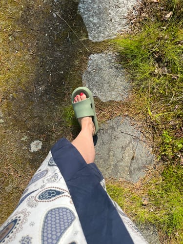 Customer photo review of HappyFlops