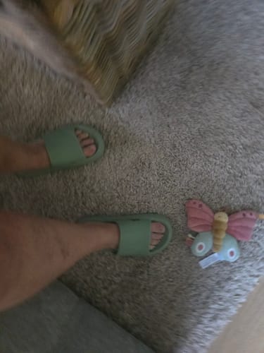 Customer photo review of HappyFlops