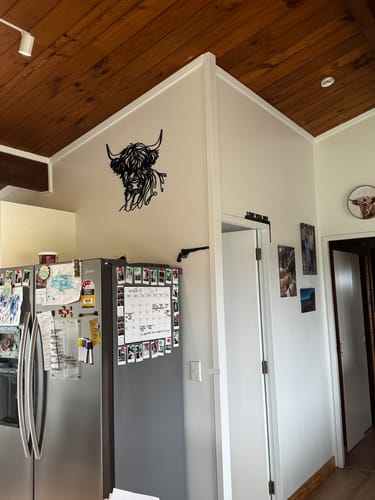 Customer photo review of Line Art Highland Cow Head Décor