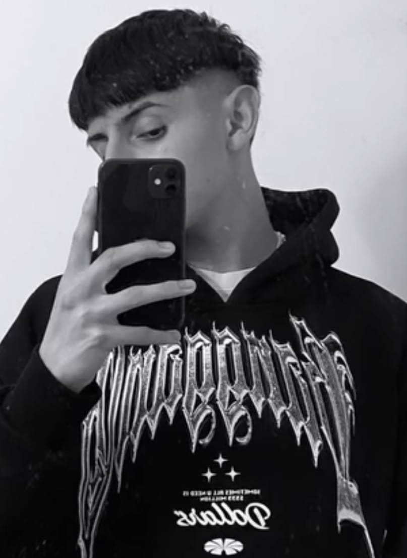 Customer photo review of Poleron 333 Dollars Black