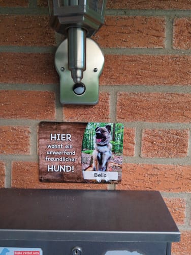 Customer photo review of Hunde-Türschild personalisiert mit Foto & Text (UV- und wetterfest)