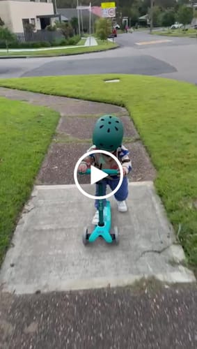 Customer video review of Classic Helmet - Dark Green