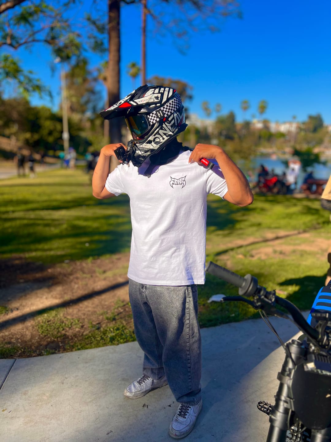 Customer photo review of White WildStyle Shirt by FANGMOTO™