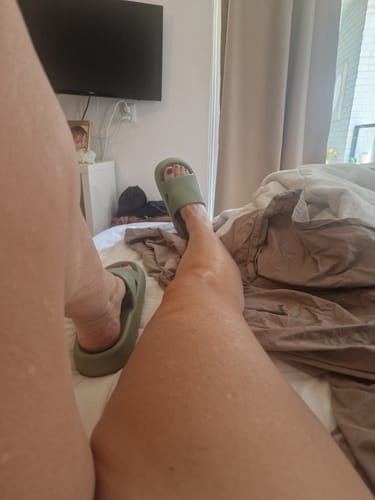 Customer photo review of HappyFlops