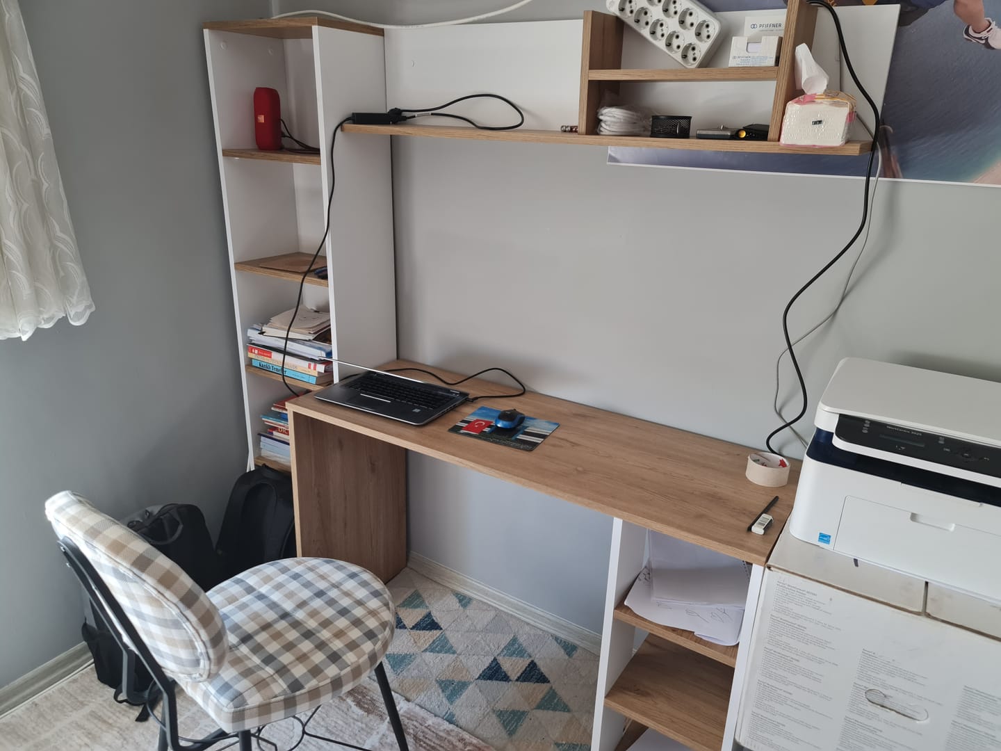 Customer photo review of Rani HA125 Kitaplıklı Raflı Çalışma Ofis Bilgisayar Masası Sepet Ceviz - Beyaz