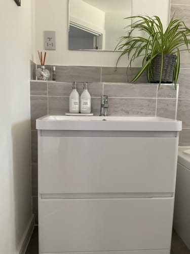 Customer photo review of Set of 2 Milky White Glass Bottle 500 ML with Stainless Steel Pump & Small Tray (White Label)