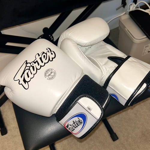 Customer photo review of FAIRTEX UNIVERSAL TIGHT-FIT BOXING GLOVES - BGV1
