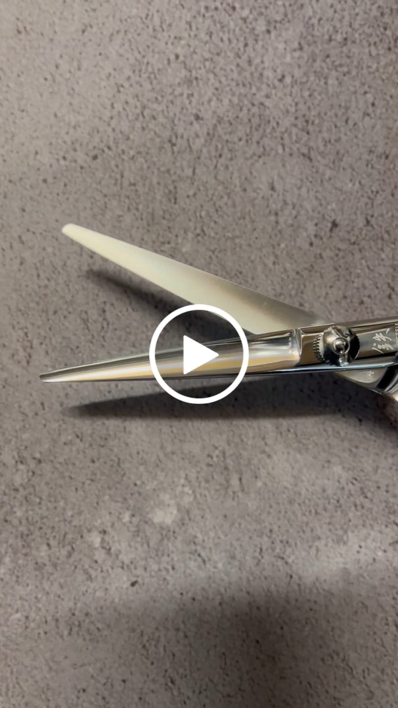 Customer video review of Juntetsu Cobalt Apex Haircutting Shear