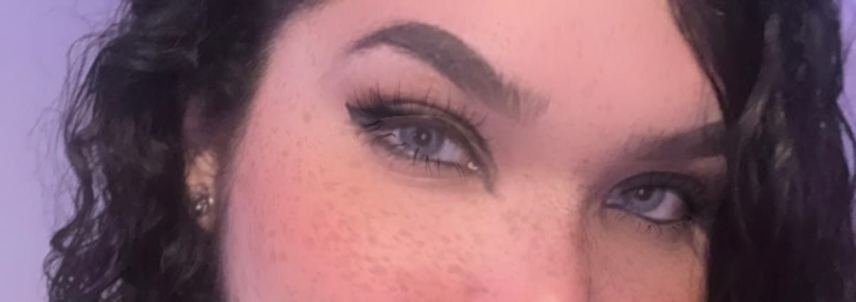Customer photo review of Perla Deep Blue Prescription Colored Contact Lenses