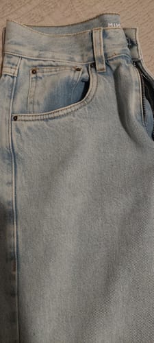 Daniela T. review of Calça Jeans Mom Jequitibá Azul Claro image 1 out of 2