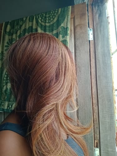 Customer photo review of Lace Front Gardenia Castanho com Luzes Ondulada - Repartição Livre 13x4