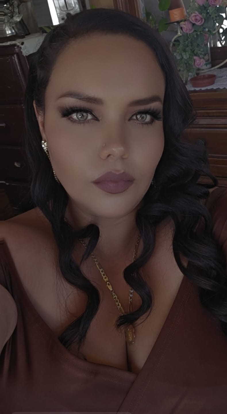 Customer photo review of Citha Hazel Brown Prescription Colored Contact Lenses