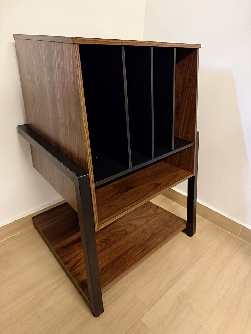 Customer photo review of Eiffel RS05 Record Player Stand