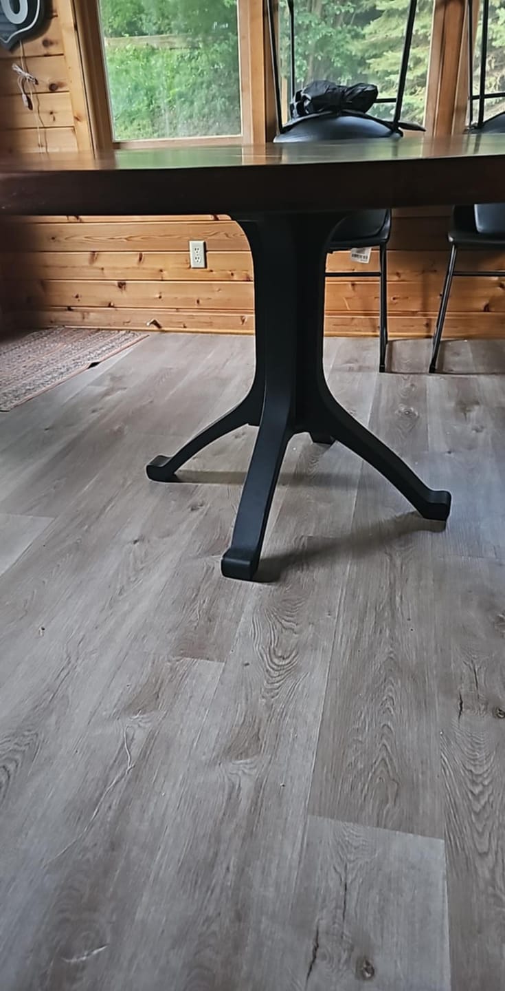 Customer photo review of Table Base 213 Wishbone 28H for Round Dining Tabletop