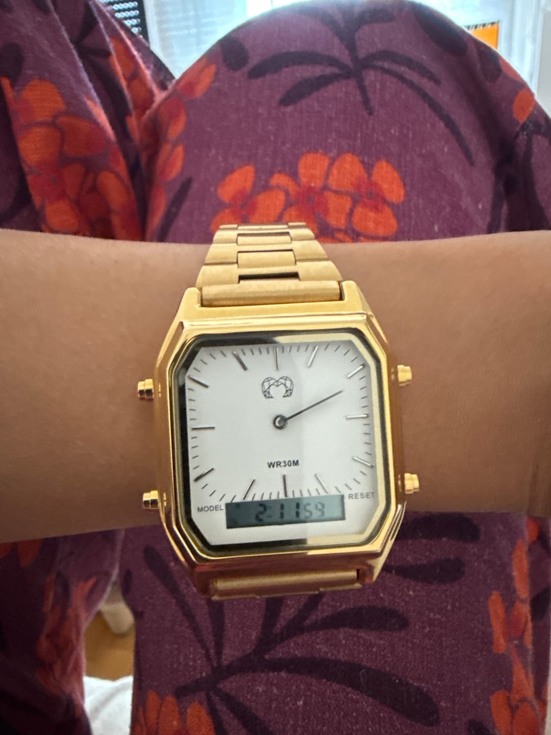 Customer photo review of Reloj Vintage Retro ~ GoldWhite