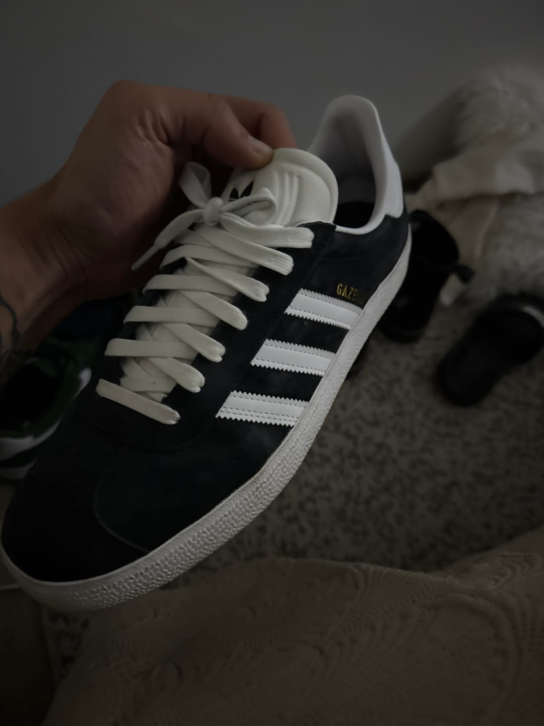 Customer photo review of Zapatilla Adidas Gazelle Adv Unisex Negro/Blanco