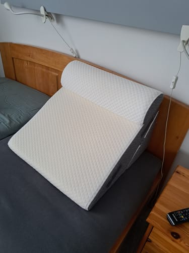Customer photo review of RePosa Támaszpárnák – 4 az 1-ben memóriahabos ékpárna szett