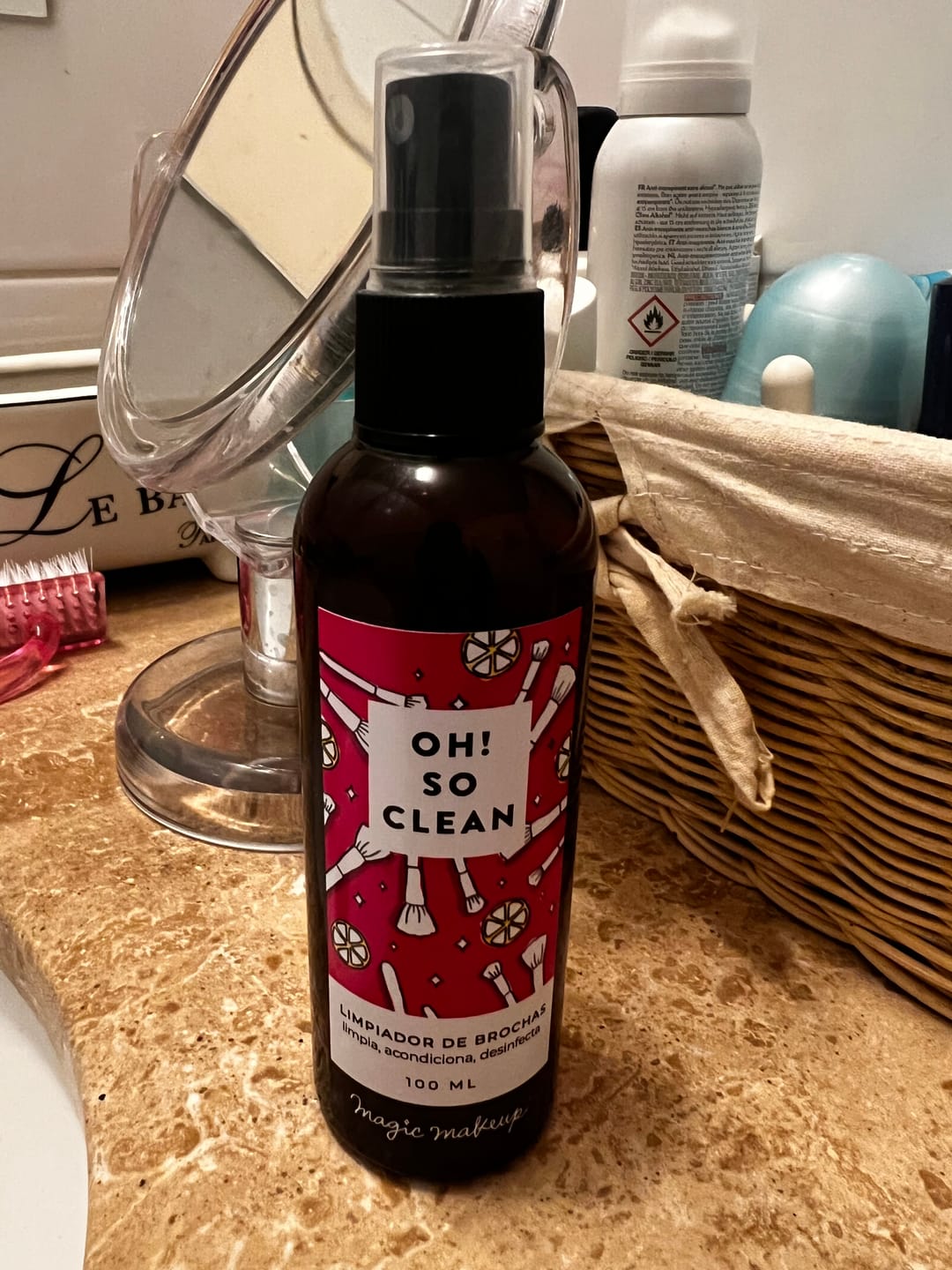 Customer photo review of ✭OH! SO CLEAN✭  limpiador instantáneo de brochas 100ml