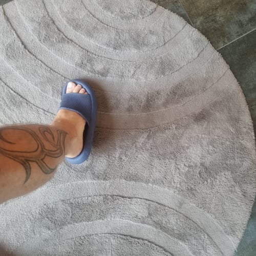 Customer photo review of HappyFlops