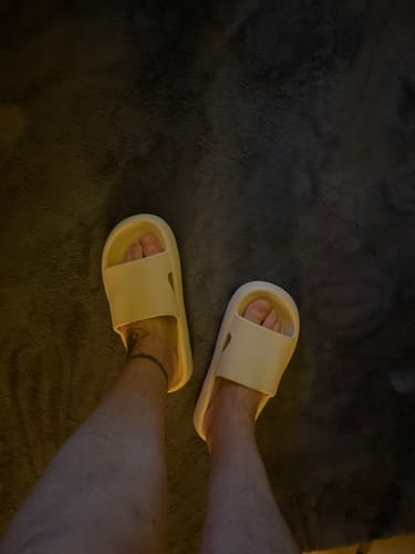 Customer photo review of HappyFlops