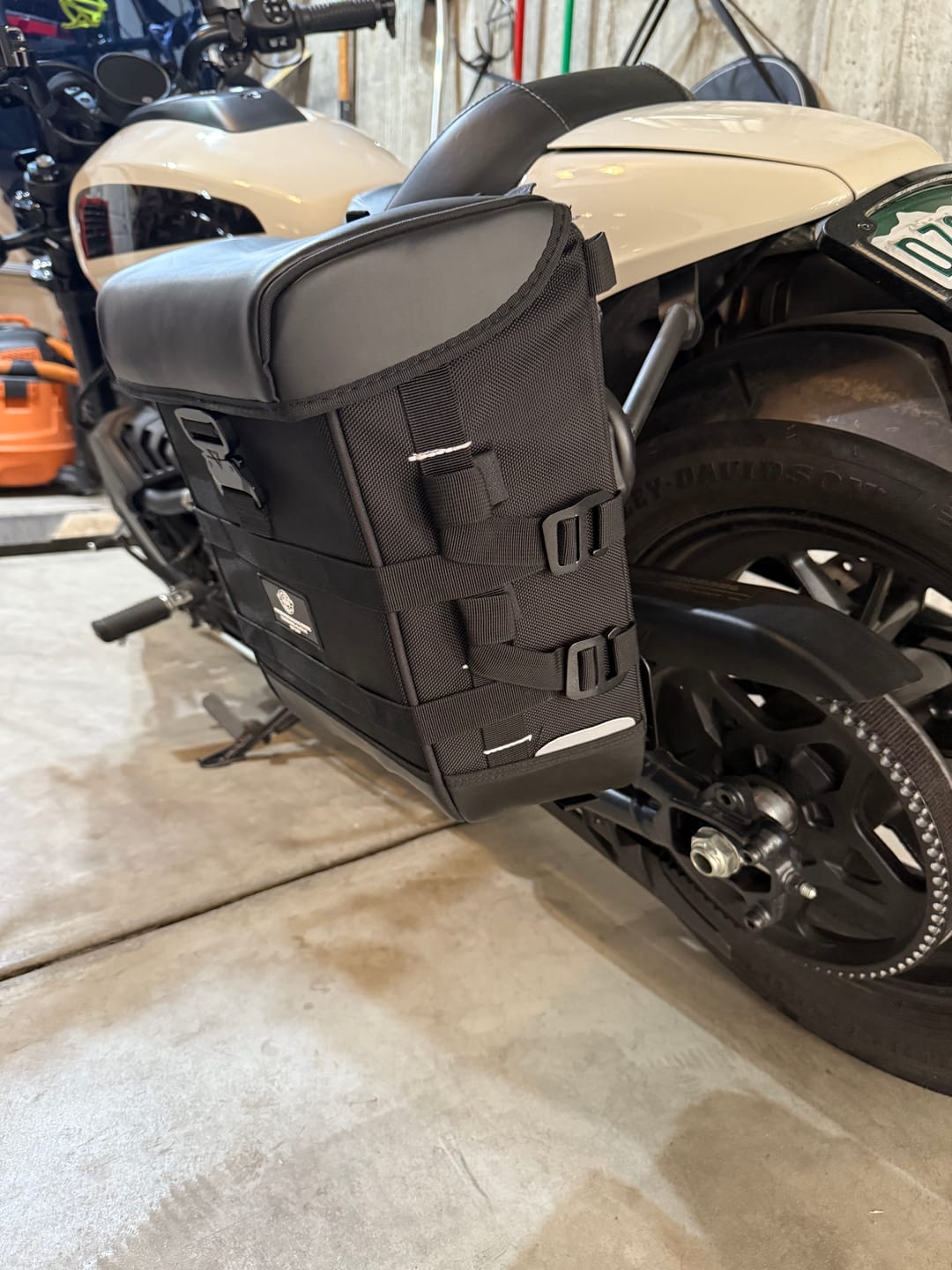 Customer photo review of 15L - Incognito Quick Mount Medium Solo Saddlebag (Left Only) for Harley Sportster S (RH1250S) RA1