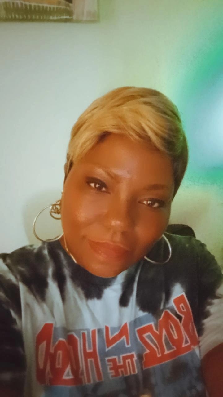 Customer photo review of Mayde Beauty Synthetic Wig - ELLA