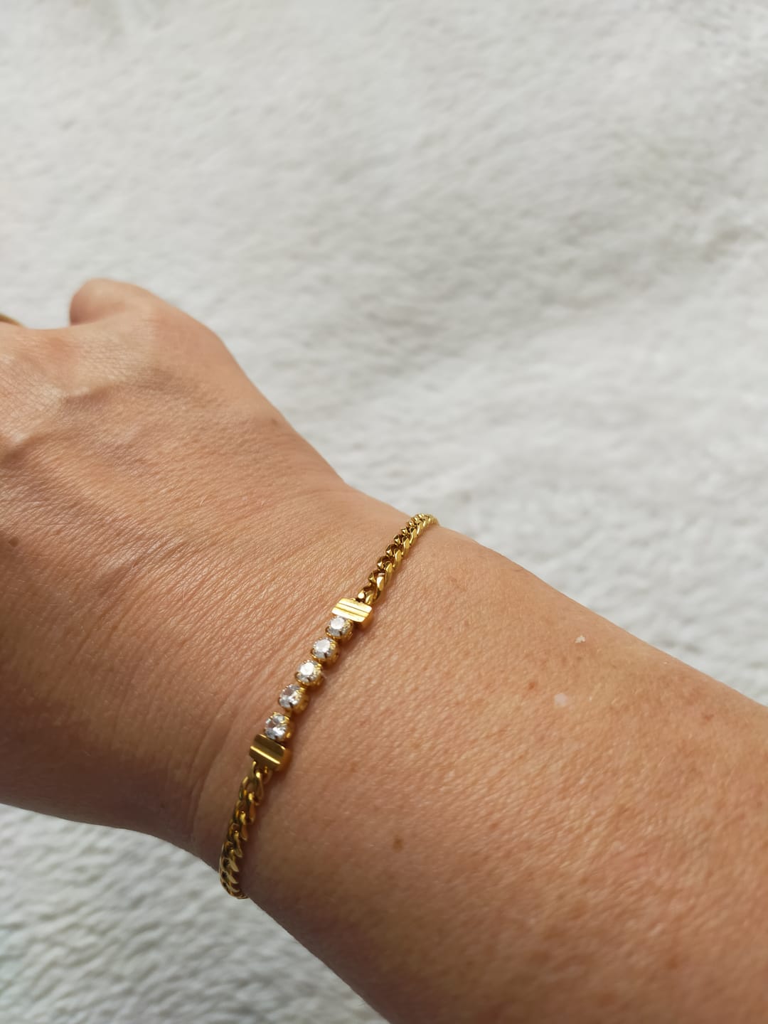 Customer photo review of 5 Stone Armband | 18K vergoldet