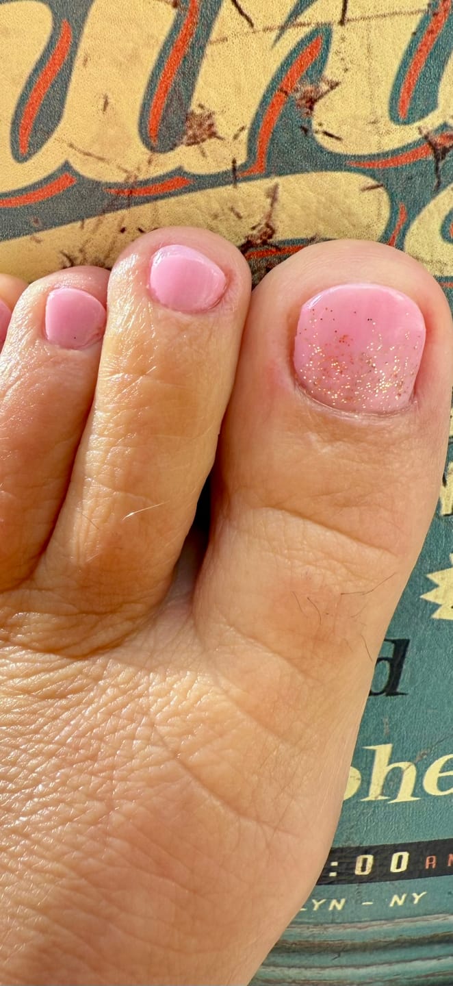 Customer photo review of Champagne Gold Dipping Powder