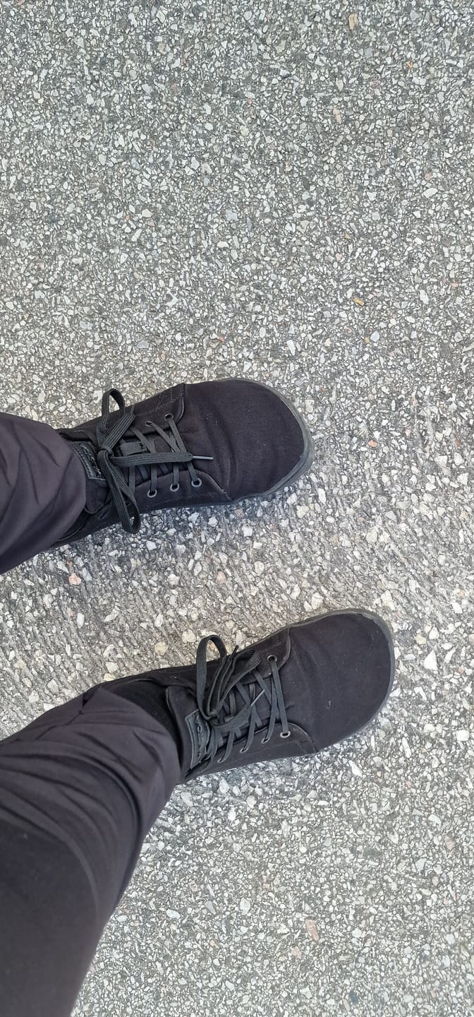 Customer photo review of Vaistoa Rento 2 | Canvas Barefoot Sneakers