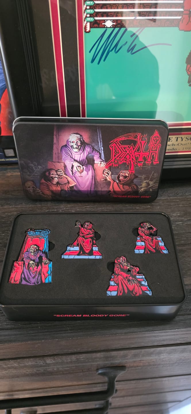 Customer photo review of Death - Scream Bloody Gore - Tin Box Pin Set