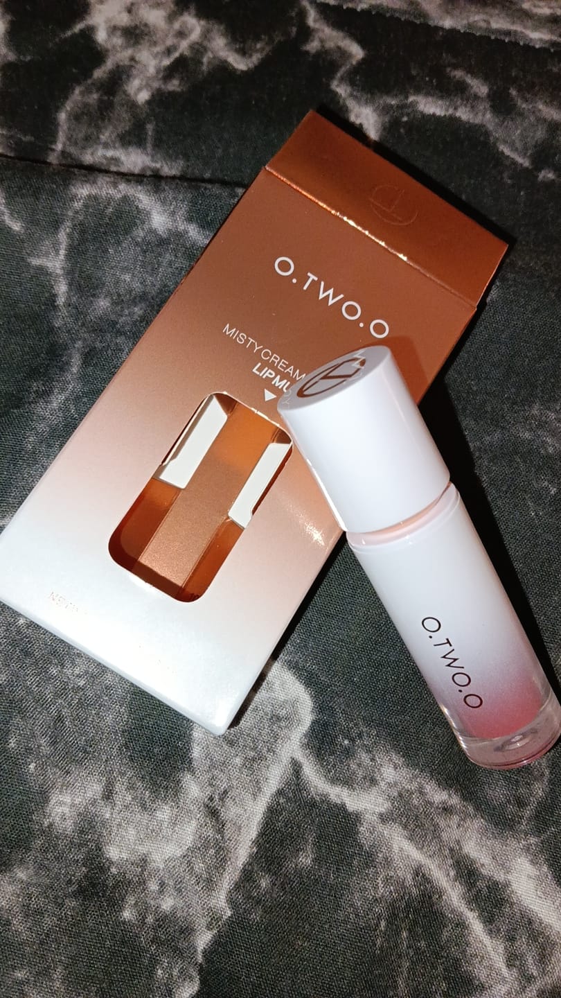 Customer photo review of O.TWO.O MISTY CREAMY VELVET LIP MUD