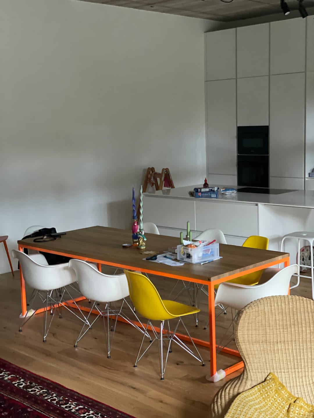 Customer photo review of Tisch Massivholz & Stahlgestell mit Mittelstrebe TALON