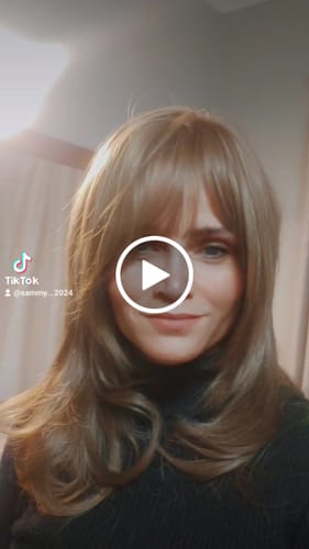 Customer video review of HOT OF SEASON -22 Inches Scalpiana Hazelnut 3.5X4 Hard Silky Top Natural Scalp Effect Women Wig With Bangs CLAIRE SILKY TOP HAZELNUT