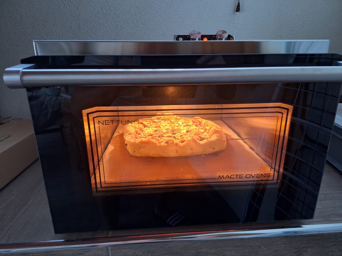 Customer photo review of Macte Ovens Nettuno | Forno elettrico per pizza e pane
