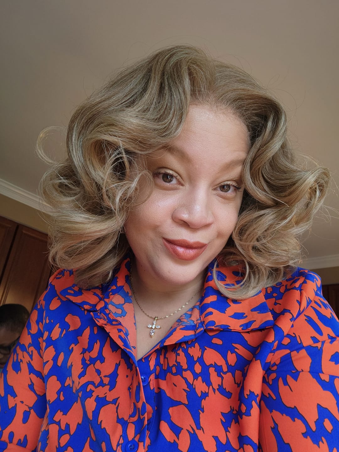 Customer photo review of Outre Glueless Human Hair Blend 5X5 HD LACE CLOSURE WIG - HHB - BODY WAVE 16"
