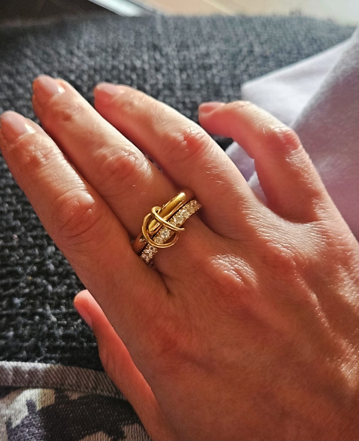 Customer photo review of Pave Infinity Flow Ring 18K Vergoldet