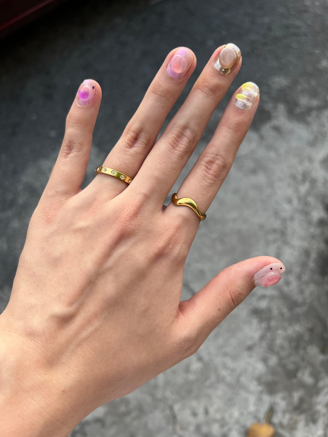 Customer photo review of Anillo Con Mini Flores Zirconias