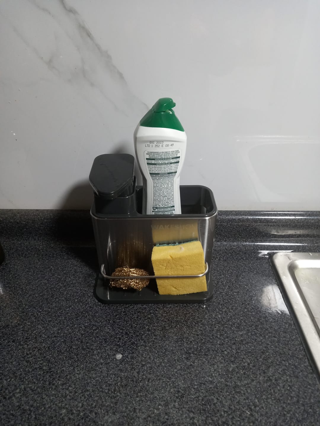 Customer photo review of Dispensador De Lavalozas Jabón Y Porta Esponja Organizador 3 en 1