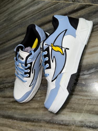 Customer photo review of SNOW Men's casual sneaker