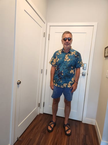 Customer photo review of Men's Retro Floral Print Short Sleeve Casual Shirt