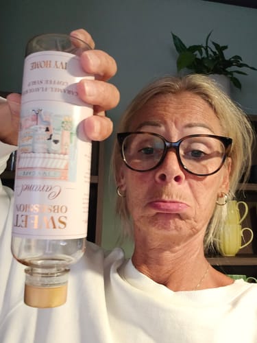 Kundeanmeldelse med bilde av Sweet Obsession Caramel Coffee Syrup
