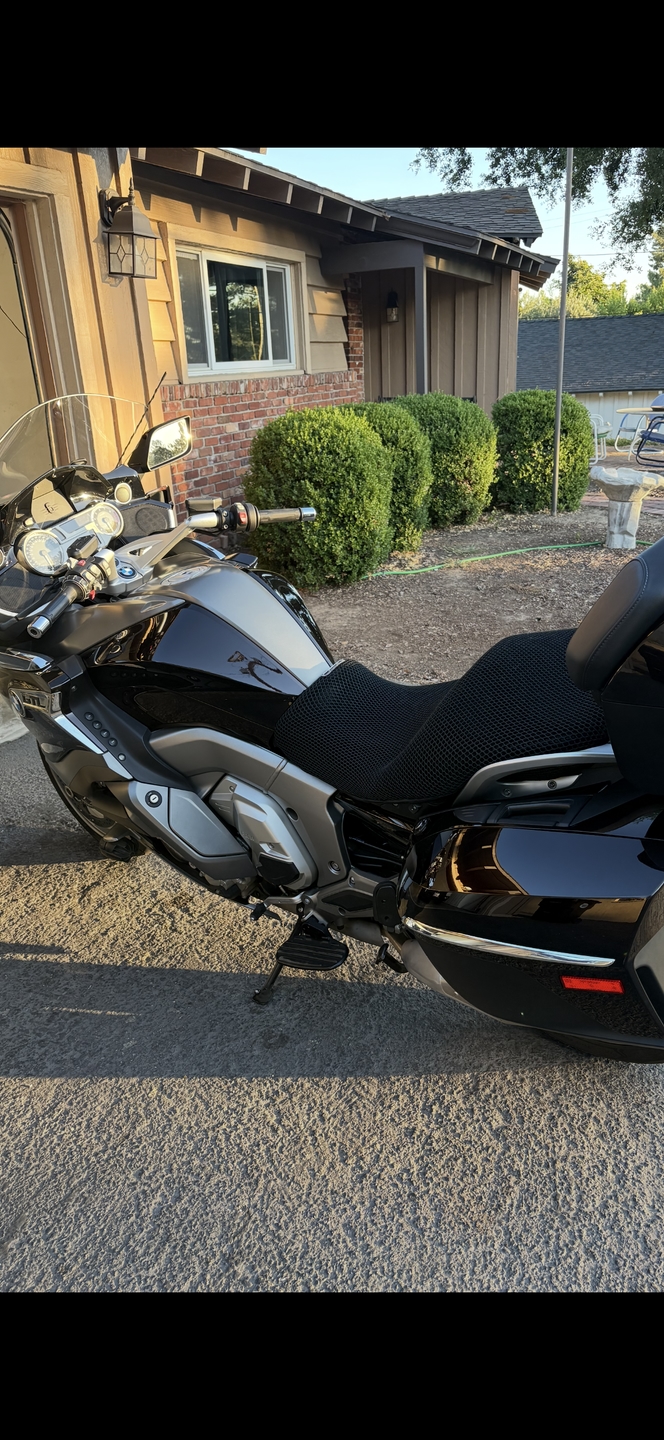 Wind Rider mesh seat cover on a BMW K 1600 GTL