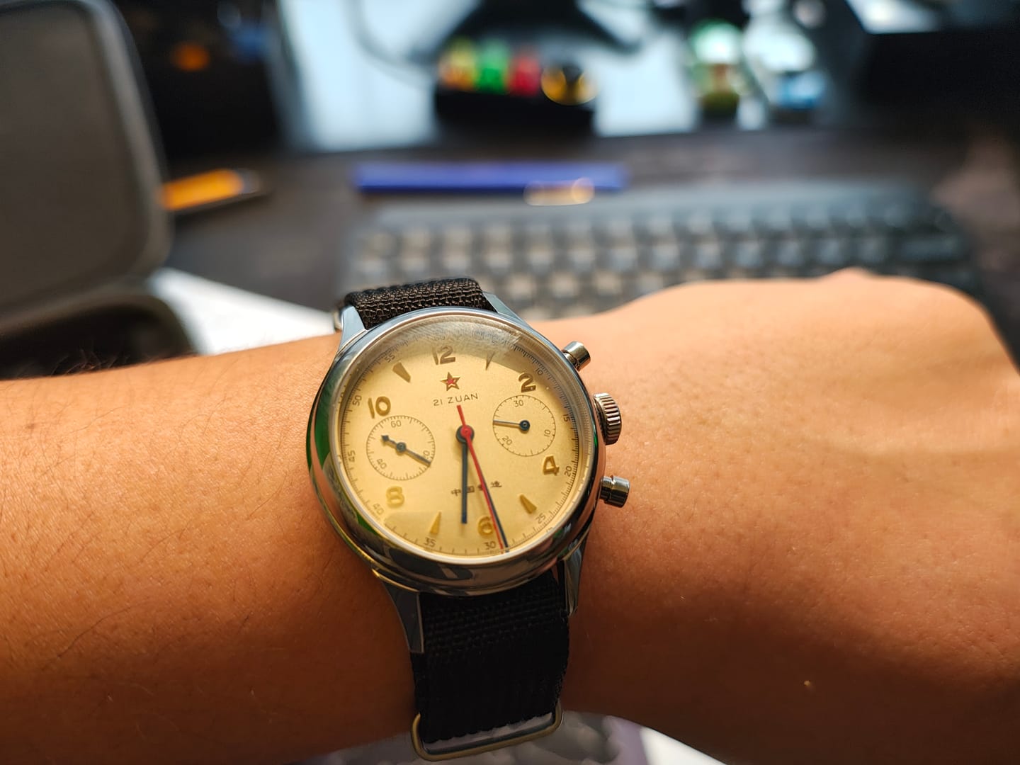 Customer photo review of Correa Nato Dando La Hora Negro